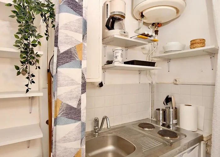 Well-located Near Montparnasse Withelevator * パリ